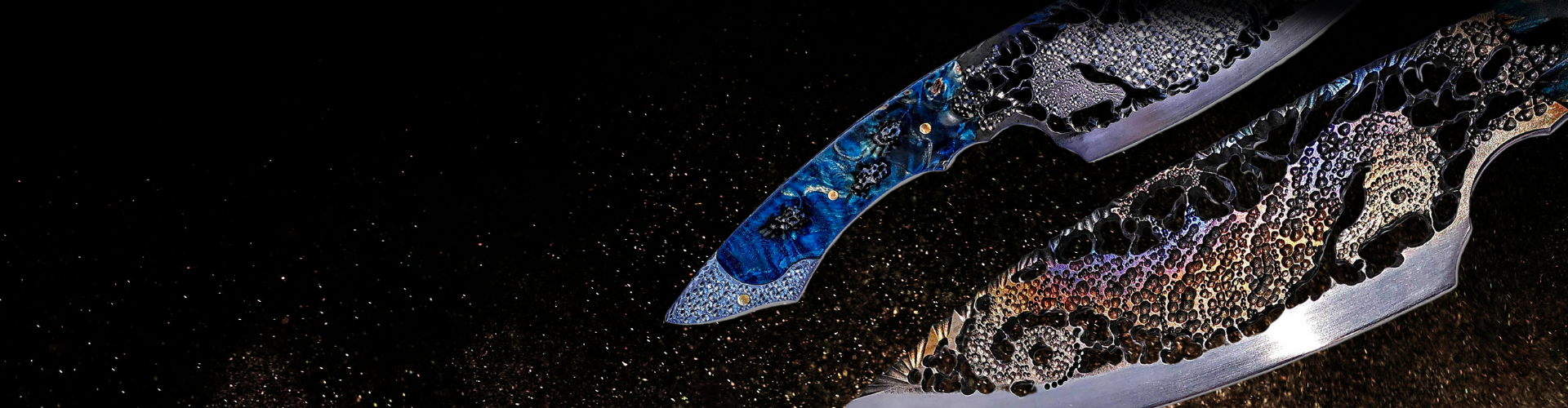 Couteau motif hippocampe sur fond noir