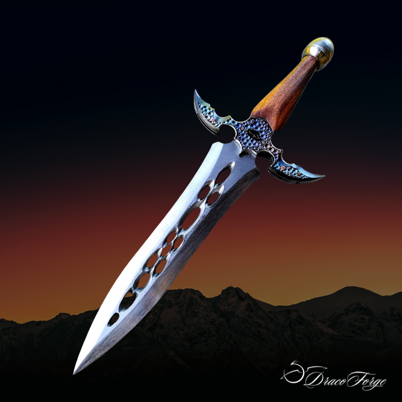 Dague Dawnguard ajourée 48h dagger challenge 2023 Dracoforge dague fantastique ajourée thème dragon pour le 48h dagger challenger 2023 par Dracoforge