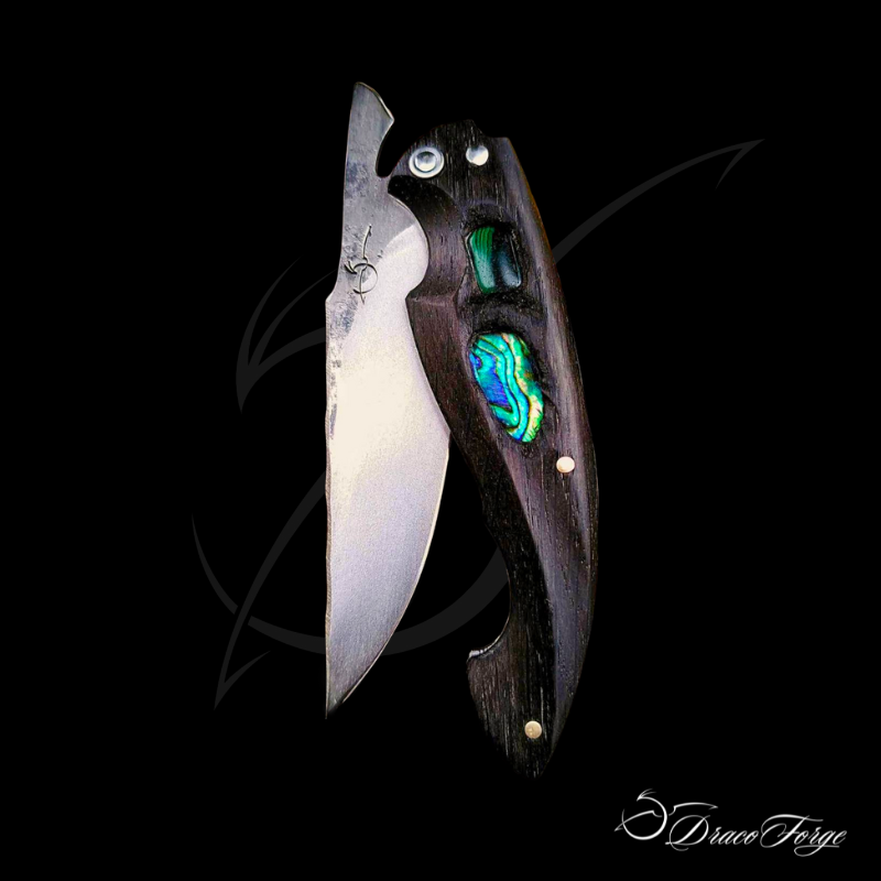 Dragon Spike 14 couteau fermant artisanal chêne des marais nacre Dracoforge