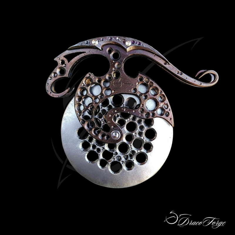 Roulette à pizza 6 artisanale design ajourée inox Dracoforge