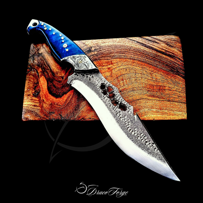 Sea Savior couteau d'art fixe artisanal bleu ajouré dentelle d'acier thème marin Dracoforge