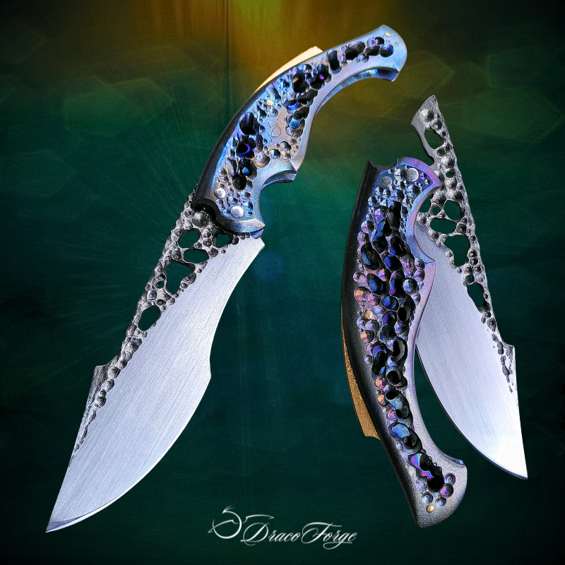 Amphipthère 42 couteau pliant coloré titane et inox ultra léger ajourages dentelle d'acier Dracoforge Amphipthère 42 couteau pliant coloré titane et inox ultra léger ajourages dentelle d'acier Dracoforge