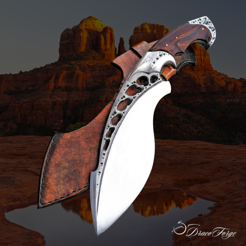 Kukri artisanal original ajourages organiques dentelle d'acier palissandre des Indes et son étui cuir Dracoforge